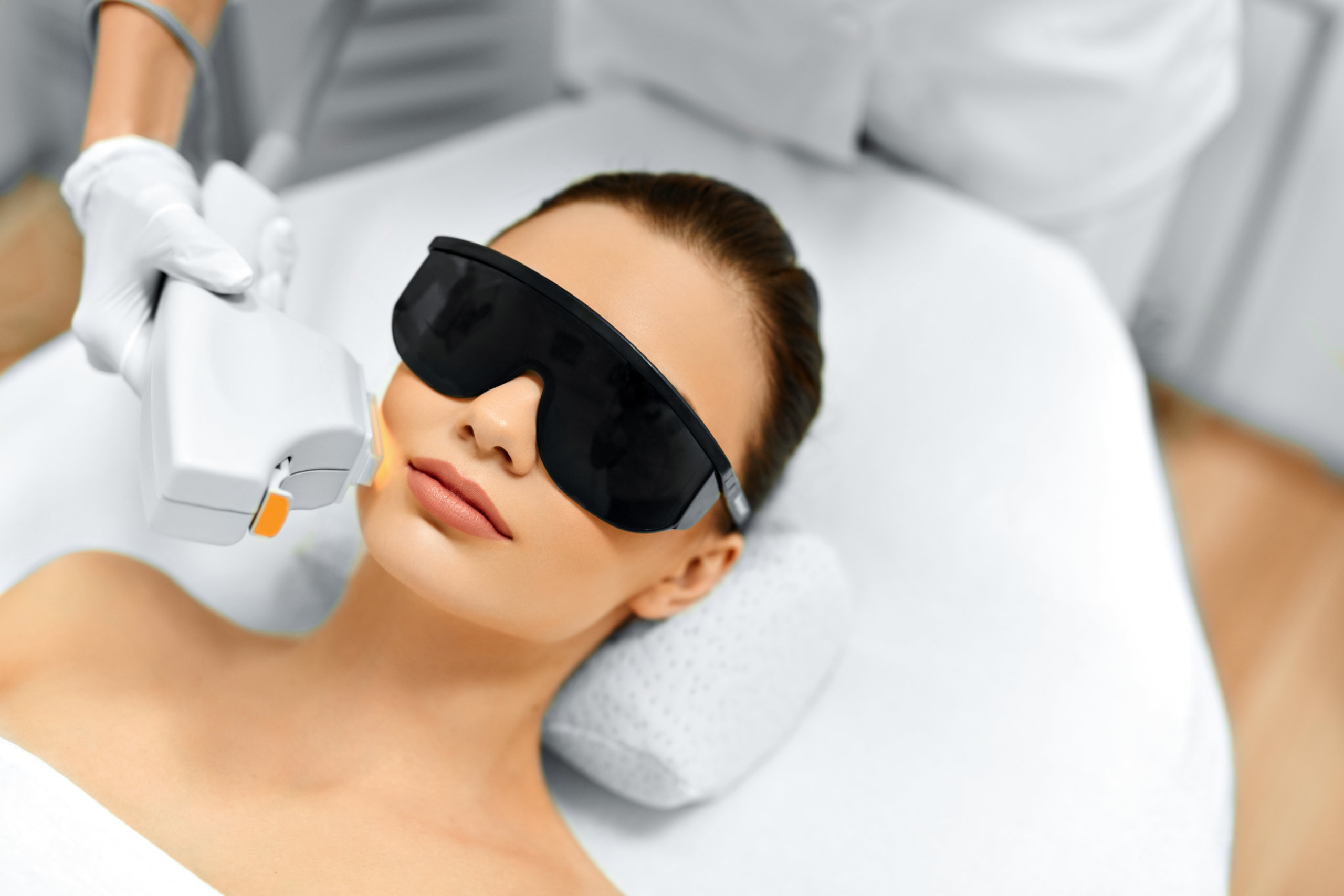 Discover the Wonders of Laser Skin Resurfacing at Aesthetica!