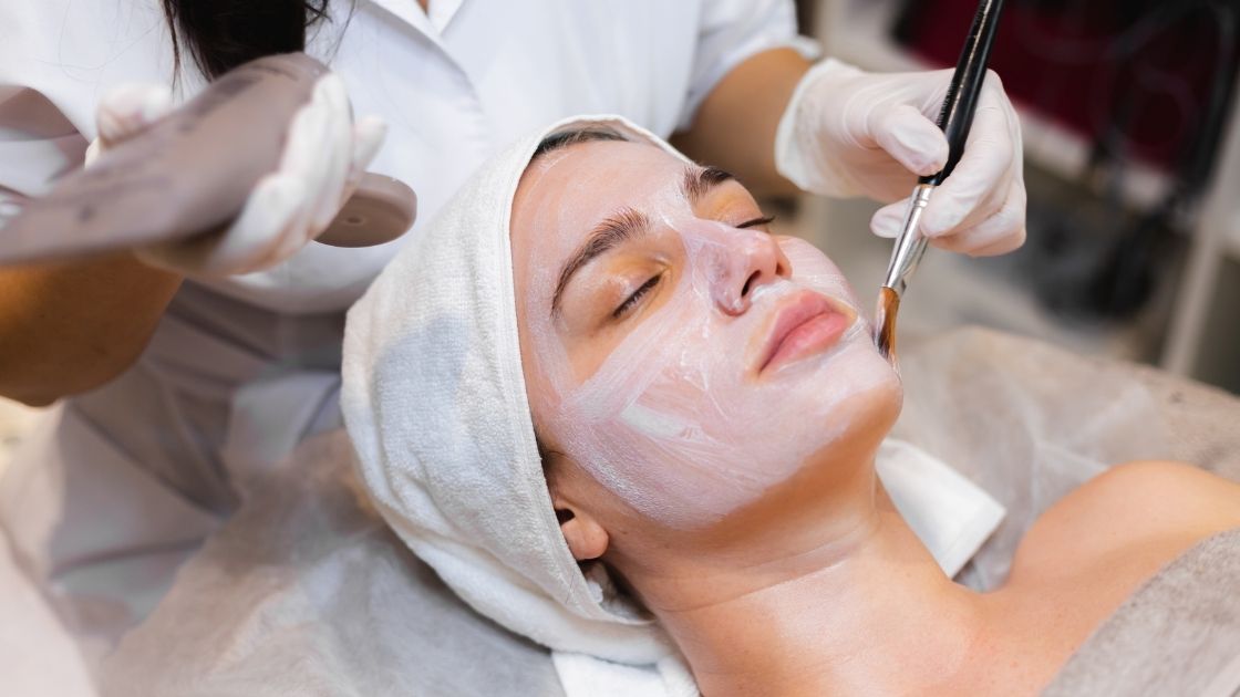 diamondglow facial treatment at spa